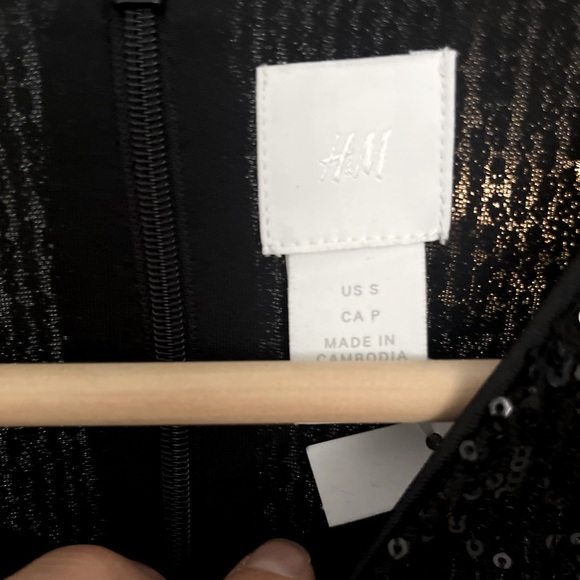 Pretty, sparkly short dress, size Small, NWT - Picture 3 of 3